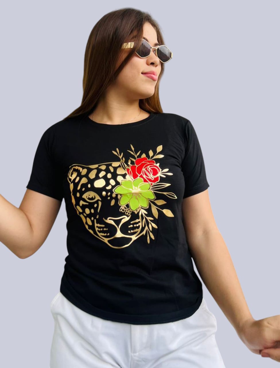 Camiseta Dama Leopardo Floreado Dorado Metalizado